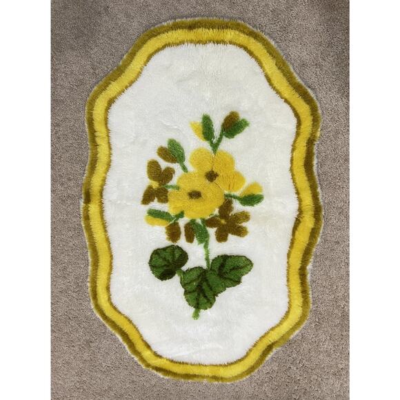Vintage 70s Yarn Short Shag Shaggy Mustard Floral Sm Area Rug Bath Mat MCM Regal - Picture 1 of 4